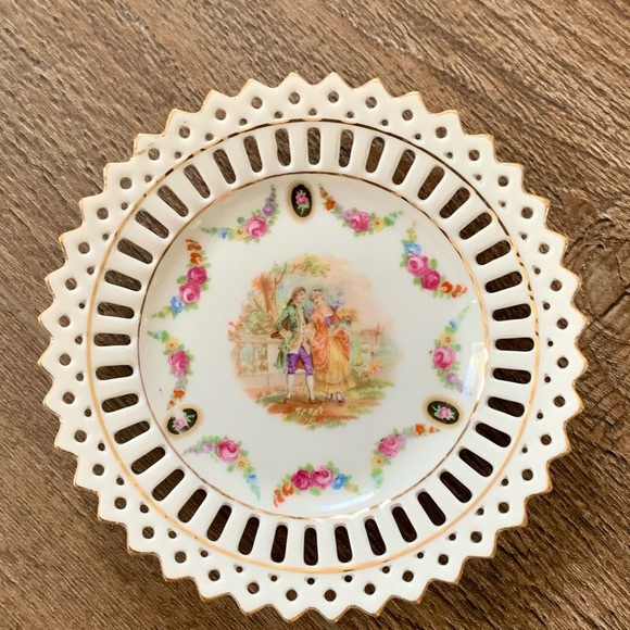 Vintage German Porcelain Reticulated Trinket Dishes - Picture 15 of 15